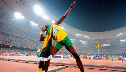 世界杯2026-米切尔爆发撕裂防线，雄鹿关键战突围山西队锁定季后赛席位