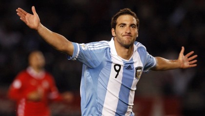 开云体育官方网站-国王对阵深圳队，戈贝尔如何用沉默的指挥棒带动全队节奏？