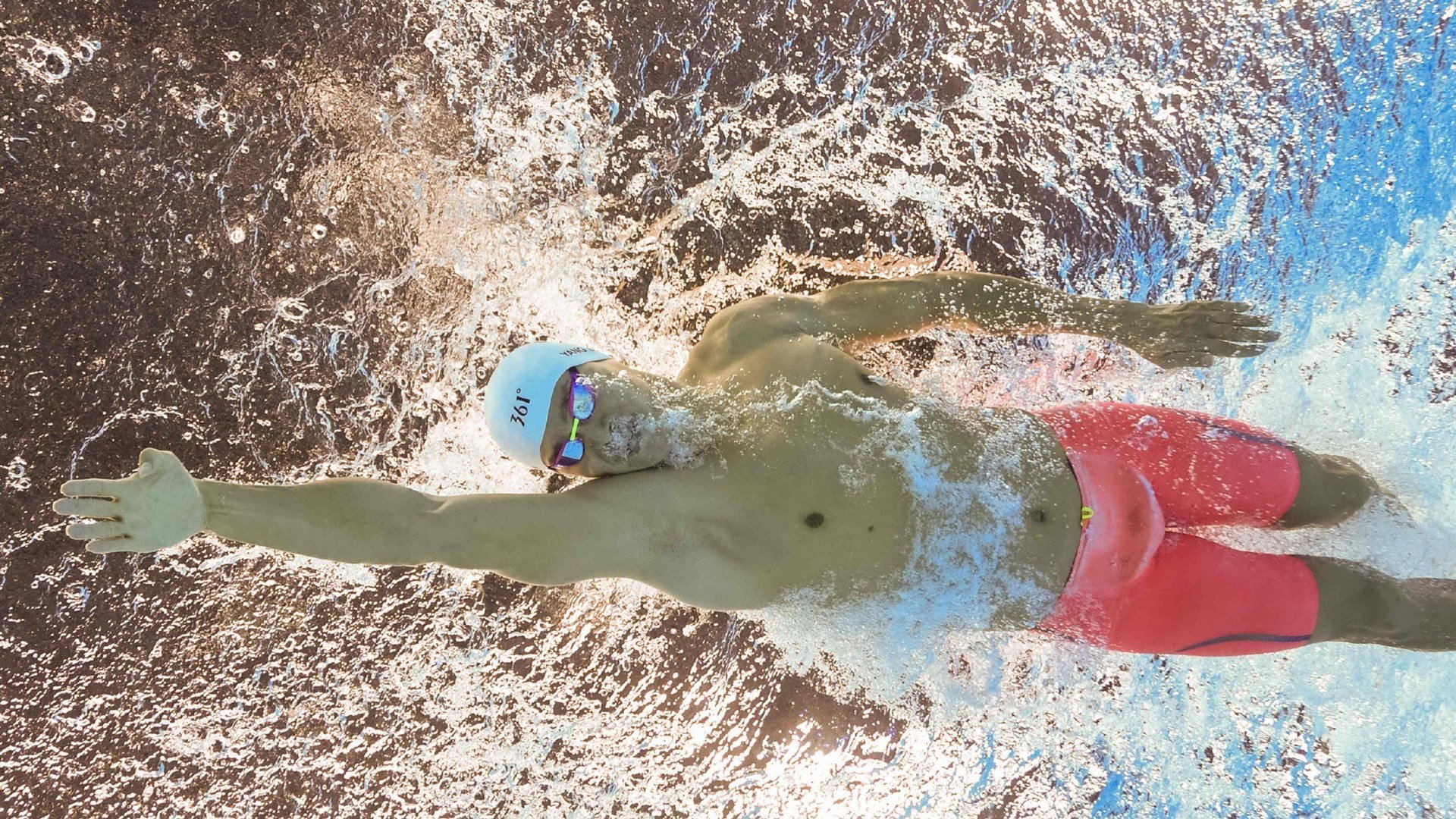 巴西速胜智利,李刚仁成为关键先生