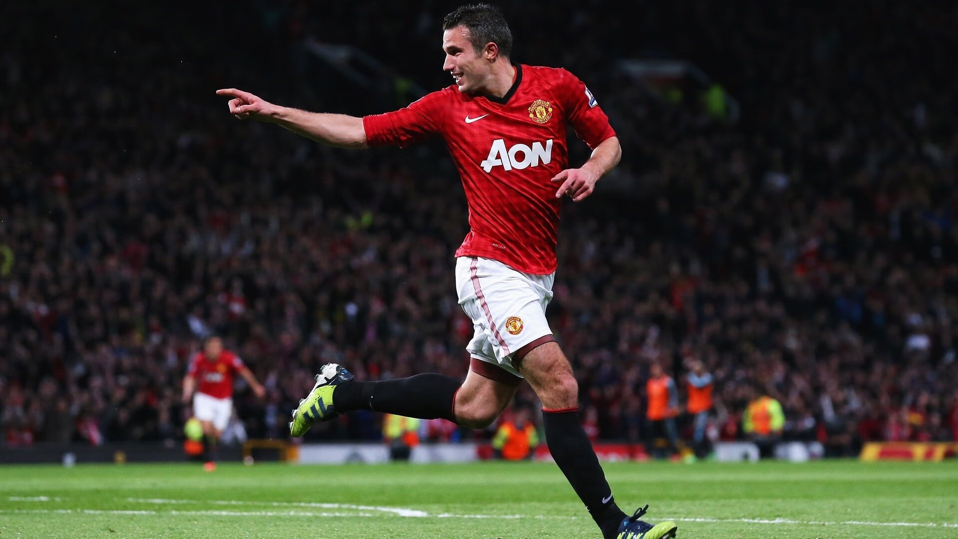 意甲焦点战之夜，东契奇连续得分拉开差距，当足球与篮球的叙事在时间轴上共振