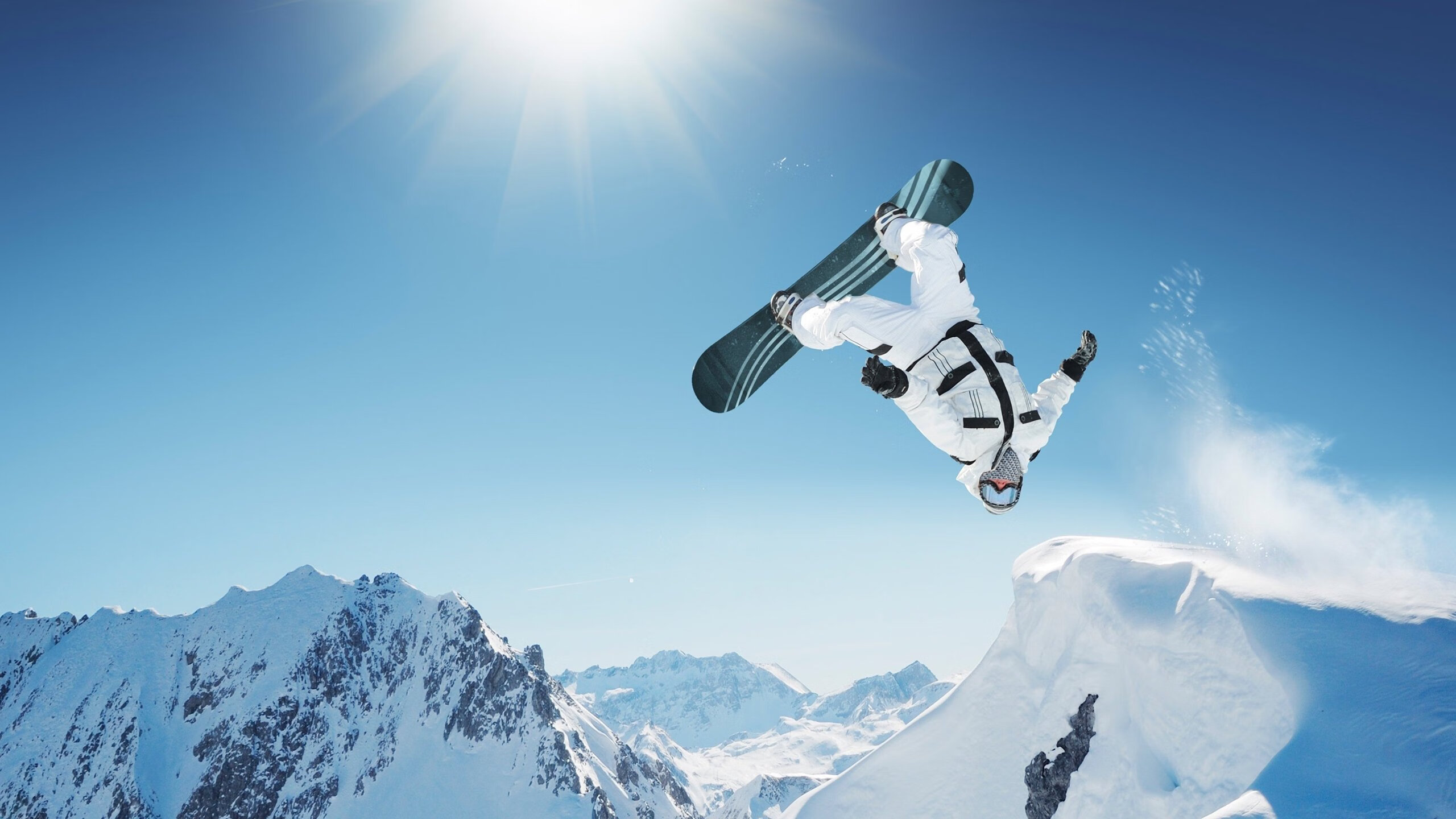 喀麦隆拿下法国，当非洲雄狮撕碎高卢鸡，三笘薰的统治力穿透了谁的傲慢？